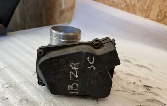 Volkswagen Polo V 6R Throttle valve 03D133062E