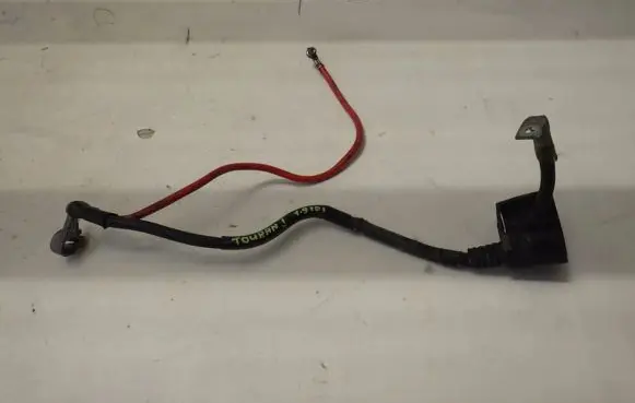 Volkswagen Touran I Positive cable (battery)