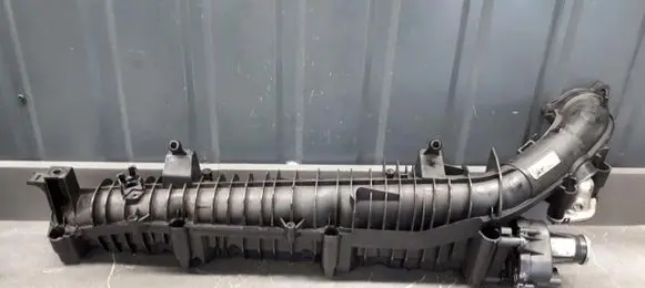 BMW 7 G11 G12 Intake manifold 8477029