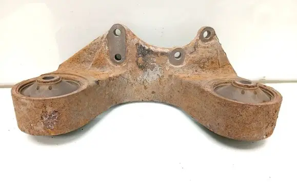 Suzuki Grand Vitara II Rear differential mounting bracket 