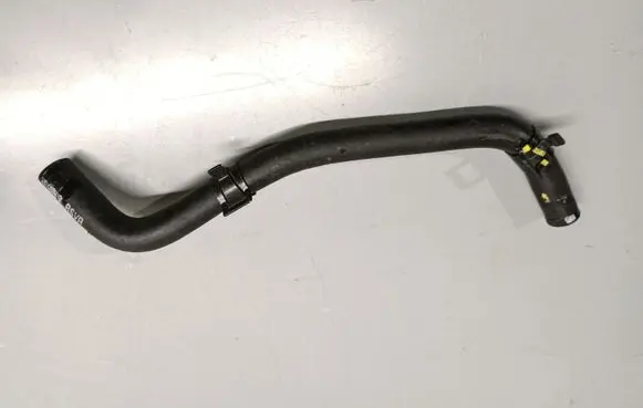 Gearbox oil cooler pipe/hose