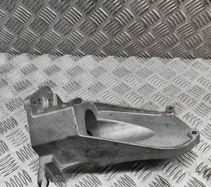 Volvo XC60 Muffler mount bracket/holder 8888783573 32202602