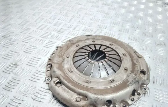 Volkswagen PASSAT B7 Pressure plate 