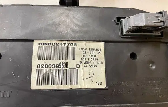 Renault Megane II Speedometer (instrument cluster) 8200399695 35110419