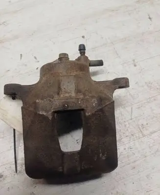Toyota Corolla Verso E121 Front brake caliper
