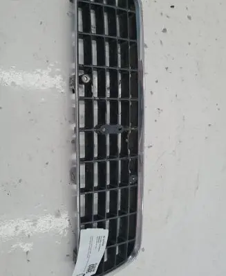 Volvo S80 Front bumper upper radiator grill