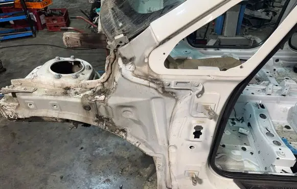 BMW 2 F45 Front quarter panel 