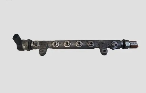 Volkswagen PASSAT B6 Fuel injection system set 0445010507 03L130755 0445116030