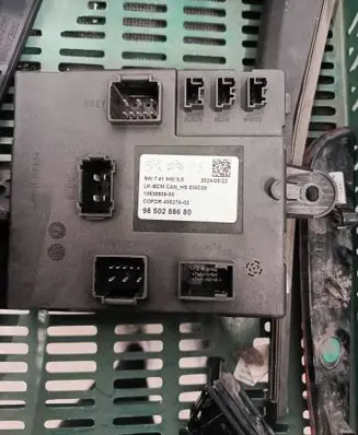 Opel Astra L Front door speaker 20240522 9850288680