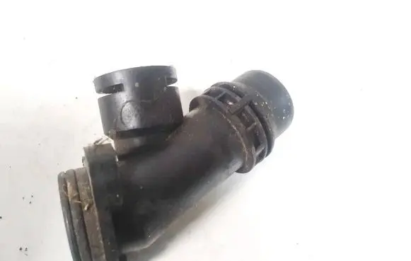 Volkswagen PASSAT B6 Engine coolant pipe/hose 06f121131c