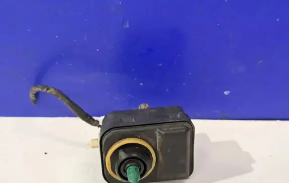 Volvo S80 Headlight level adjustment motor 9178539