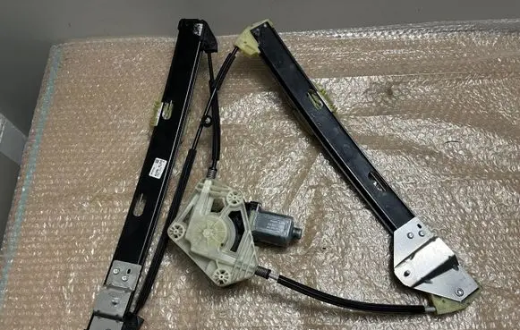 Audi A1 Front door window regulator with motor 82G837461 AU2700101S 8W0559801