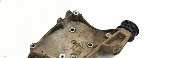 Suzuki Grand Vitara II Engine mounting bracket