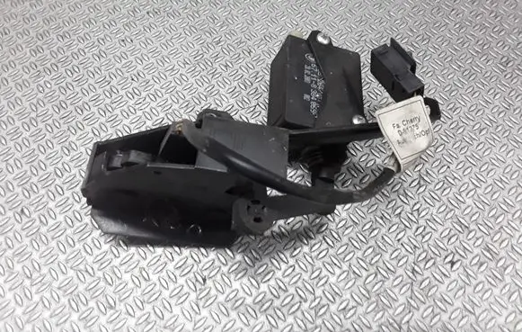 BMW 5 E39 Tailgate window lock/catch/latch 8238469