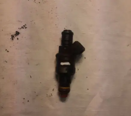 Audi A4 S4 B5 8D Fuel injector 058133551A