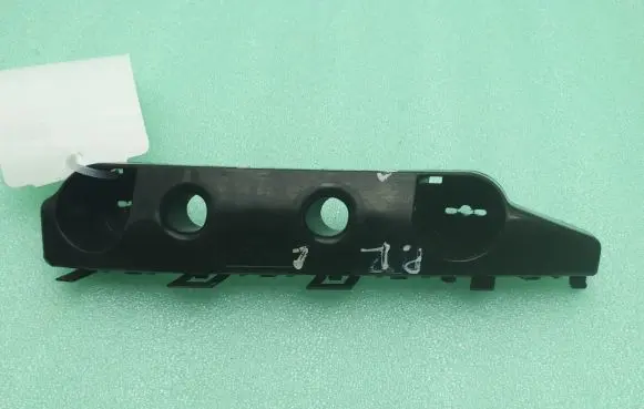 Nissan Pulsar Front bumper mounting bracket 622253ZL0A
