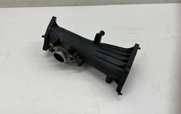Porsche Macan (95B) Air intake duct part 059145762AB