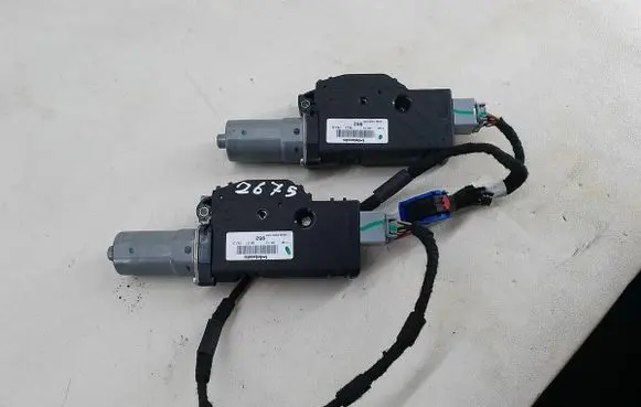 Alfa Romeo Giulia Sunroof motor/actuator WR17-005-AA
