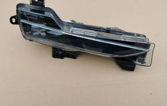 Tesla Model 3 LED Daytime headlight 1077396-00-C-BAX
