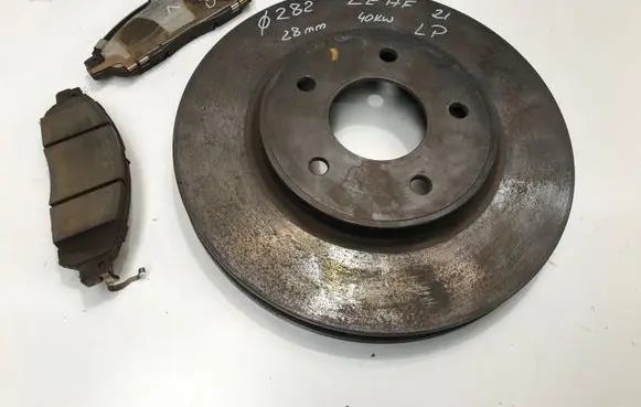 Nissan Leaf II (ZE1) Front brake disc