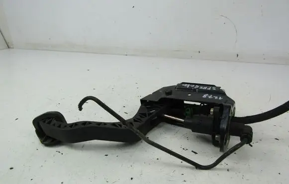 Volkswagen Polo Clutch pedal 