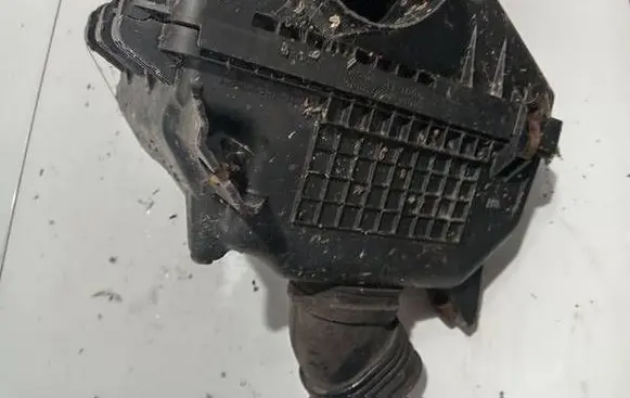 Honda CR-V Air filter box ACC24