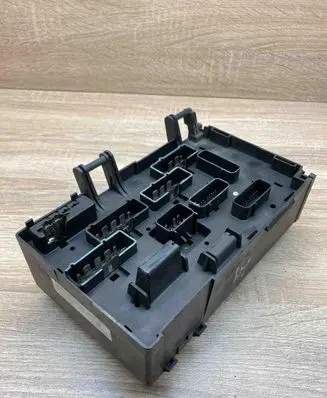 Chrysler 300 - 300C Fuse module 05269988AA
