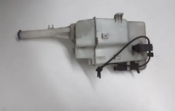 Windshield washer fluid reservoir/tank