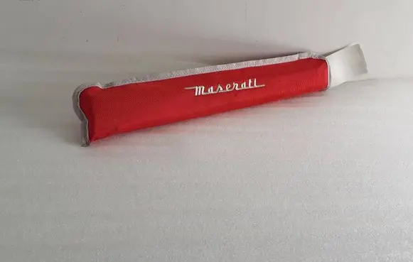 Maserati Levante Emergency warning sign 27R031004