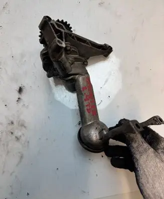 Mercedes-Benz Sprinter W901 W902 W903 W904 Oil pump 6031811320