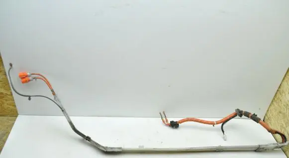 Toyota Prius (XW20) Positive cable (battery) 8216447060