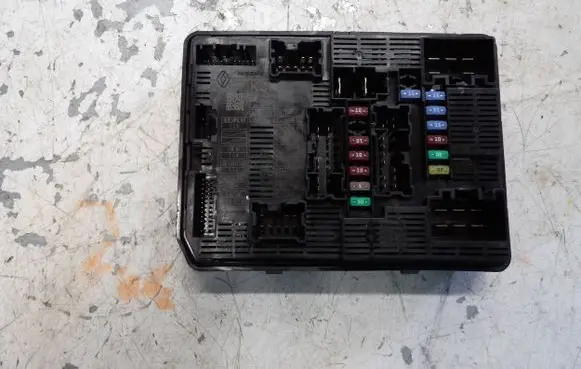 Renault Kangoo III BSM Control unit 284B67098R 210309 N10400079B