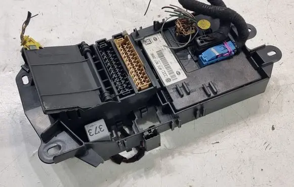 Audi A6 S6 C6 4F Fuse box set 4F0971845 4F0907289D