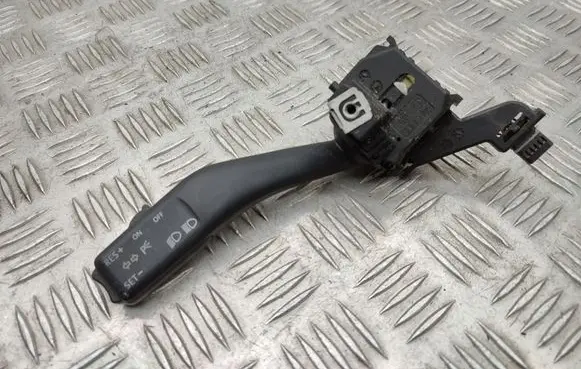 Skoda Octavia Mk2 (1Z) Indicator stalk 1K0953513A