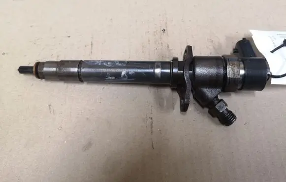 Volvo V70 Fuel injector 0445110078
