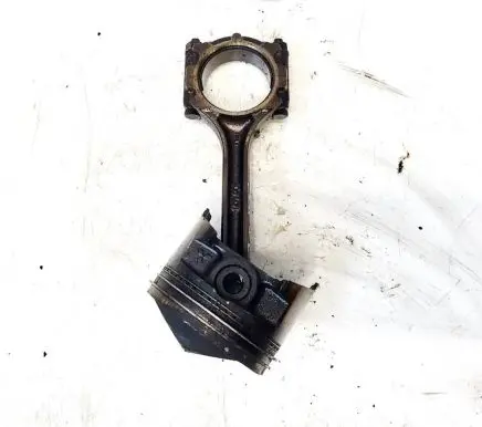 Mitsubishi Carisma Piston with connecting rod