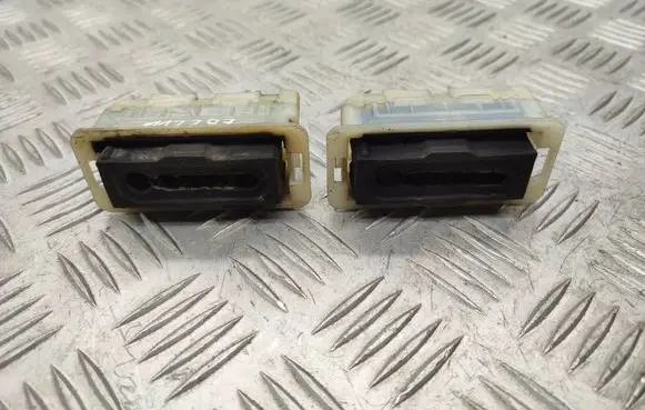Opel Combo E Radiator mount bracket 9800613580