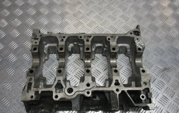 Toyota Avensis T250 Crankshaft Holder 