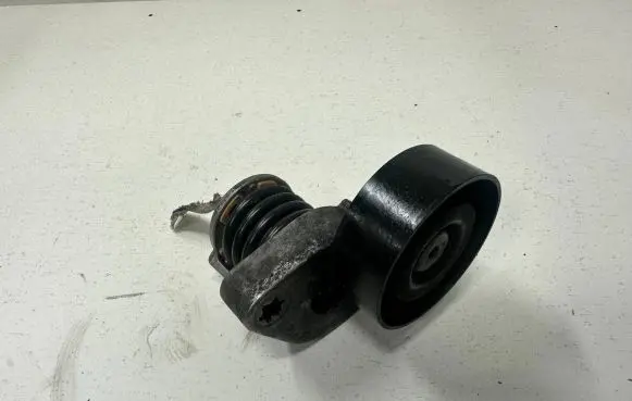 Mercedes-Benz C W204 Alternator belt tensioner a2712000470