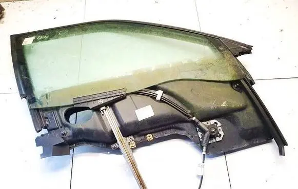 Audi 80 90 B3 Front door window/glass frame 893837350