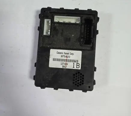 Suzuki Grand Vitara II Comfort/convenience module 3677064J10 B64J1 LOT5Z24