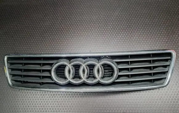 Audi A6 S6 C5 4B Front grill 4B0853651A