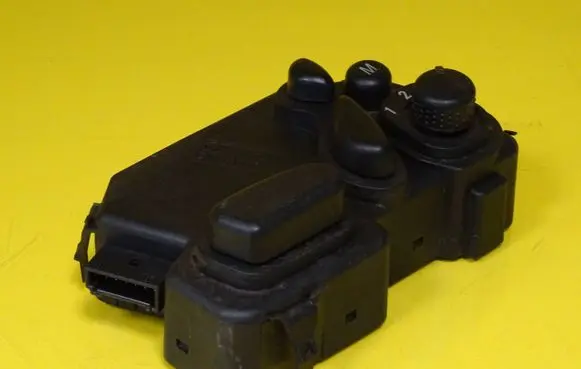 Mercedes-Benz C W203 Seat control switch 2038207210