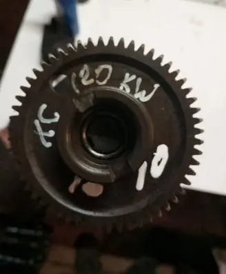 Volvo XC70 Camshaft 8658358