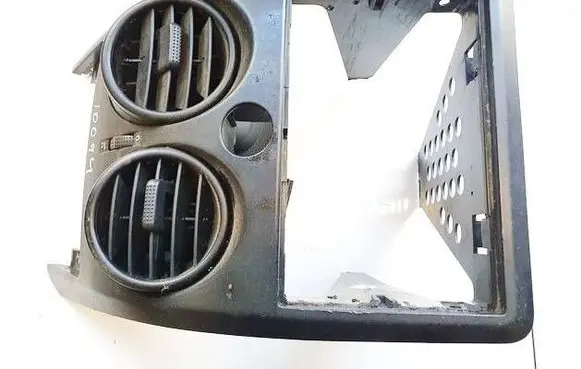 Seat Arosa Dash center air vent grill 6h0858069c