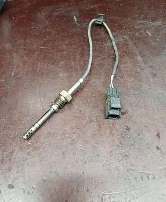 Volvo V70 Exhaust gas temperature sensor 30729648a 0545243700
