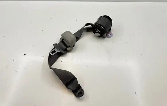 Toyota Hilux (AN10, AN20, AN30) Rear seatbelt 84100000 04149222