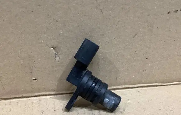 Mazda 6 Camshaft speed sensor 6M8G12K073