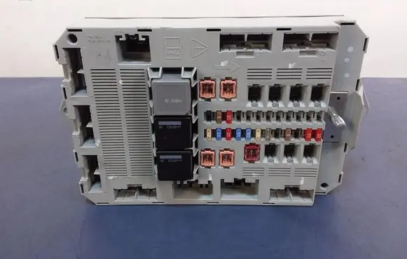 Jaguar XF X250 Fuse box set 8X2T-14B476-BD