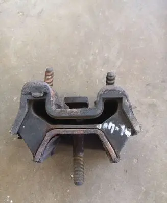 Mercedes-Benz ML W163 Gearbox mount A1632400117
